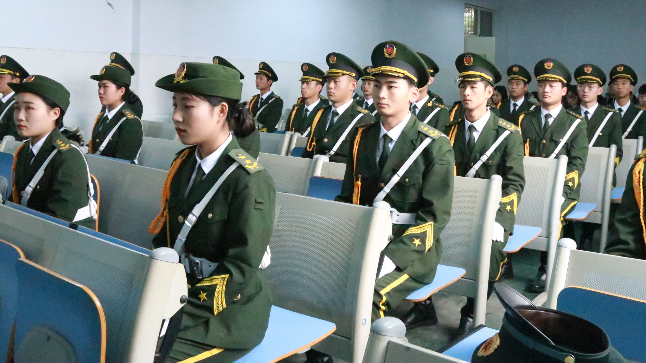 我校圆满举行国旗护卫队成立大会 校园新闻 许昌陶瓷职业学院