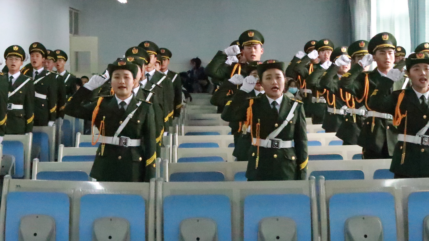 我校圆满举行国旗护卫队成立大会 校园新闻 许昌陶瓷职业学院